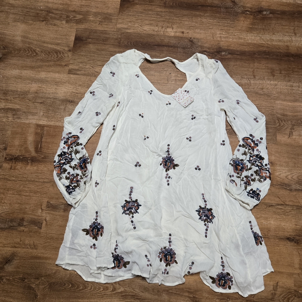 NWT! Women's Long Sleeve Free People White Floral Embroidered Mini Dress Boho Sm